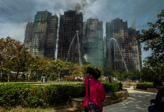 香港国安部门约谈外媒，就火灾报道发出警告