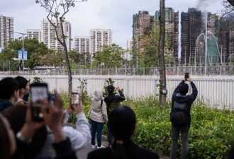 纽约时报:香港男子因在火灾后发布批评政府视频被捕