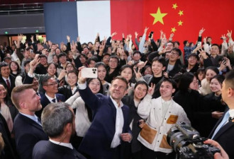 马克龙在中国找到心中的法国，体验拿破仑的感觉