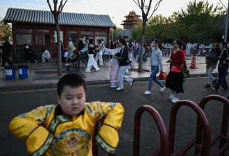 出口狂飙消费疲软 人民币持续走弱显中国经济隐忧