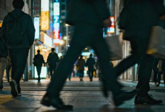 我们正亲历一场漫长的告别