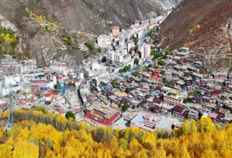 四川偏远“一线”小城，房子挂在悬崖边