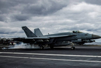 要空袭？美军2架F-18飞进委内瑞拉领空
