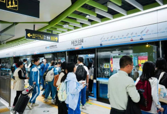 等了九年，这座新一线城市的地铁终于脱单了
