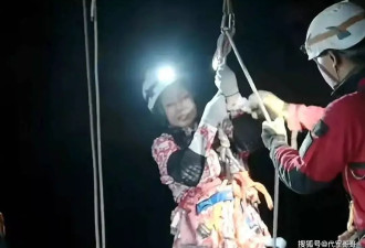 75岁刘晓庆近况曝光，意外摔倒后走不动路