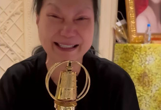 S妈手捧金钟奖落泪！家中大S遗像疑曝光