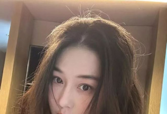 张馨予婚后被宠上天，老公何捷甜喊她“小孩”