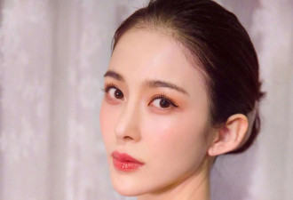 赵樱子官宣小12岁男友 !对方送貂皮大衣猛追