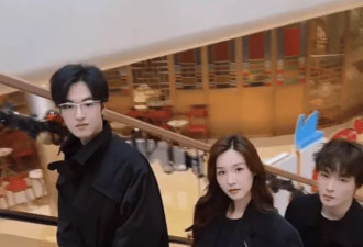 马景涛前妻带180高个儿子逛街，母子仨像姐弟