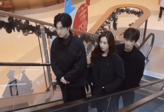 马景涛前妻带180高个儿子逛街，母子仨像姐弟