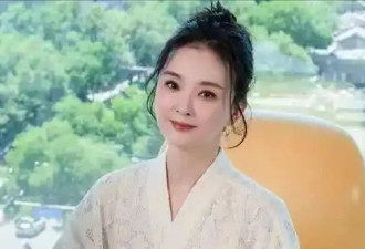 王艳晒19岁儿子近照，球球已经比妈妈高出半个头