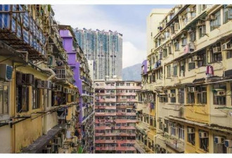 30万香港人：四口人住7平米，围在马桶边吃饭