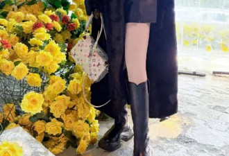 刘亦菲又带火了秋冬新穿搭：黑色长大衣+短裤+长筒靴，时髦又洋气