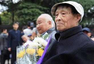 “54岁开始，我为父亲弥补1937年以后的童年”