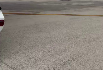 联合航空客机引擎故障折返美国机场 零件脱落引火警
