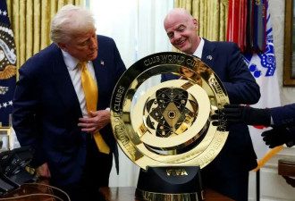 最懂“懂王”的瑞士光头：FIFA为何“跪舔”特朗普？