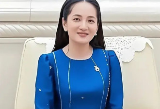 柬埔寨第一夫人碧占莫妮，医学博士千金身份，穿搭民族风钟爱慈善