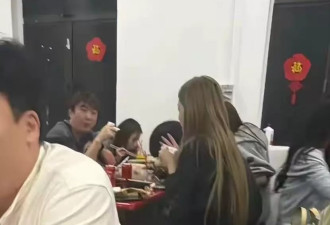 王思聪被偶遇，带四美女吃烤肉却没精打采