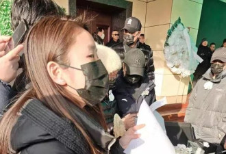 何晴告别仪式举行，现场画面曝光