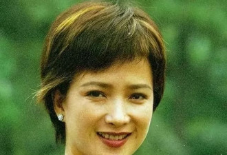 黄绮珊在何晴去世首发文，4个字概括30年姐妹情