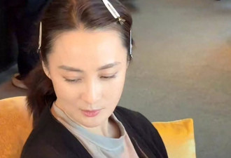 蒋勤勤晒工作日常，吃3口碳水就被工作人员警告
