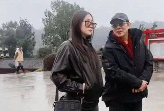 李连杰悄然回国礼拜，带小女儿游山显老态，名校女儿穿搭美式风