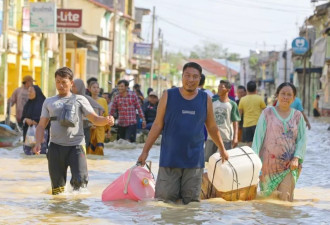 苏门答腊洪灾：千人死亡、毁林恶果、华人自救