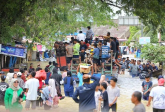 苏门答腊洪灾：千人死亡、毁林恶果、华人自救