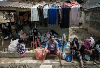 苏门答腊洪灾：千人死亡、毁林恶果、华人自救