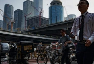 现在真的有很多国人是在硬扛