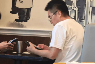 许亚军现身美国！不出席前妻丧礼被骂冷血