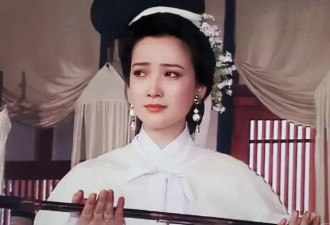 曝44岁于娜男友去世，筹款为其治疗太落魄