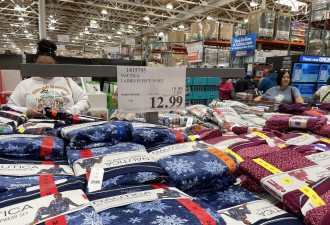 好市多衣服打折每件不到10刀 大牌便宜原因在这