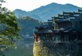 不收门票的千年古镇，人少景美，2000元玩一个月