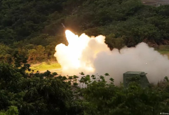 美国宣布超100亿美元对台军售计划,北京表达强烈不满