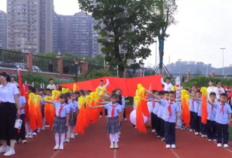 家长烧钱，小孩受罪，学校运动会变味了