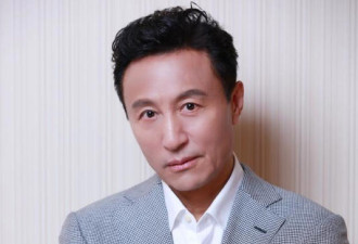 胡歌的老师 独闯美国16年 世贸顶层有他的画像