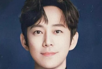 无妻无子、与保姆相伴的何炅，走上了另外一条道路