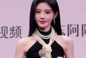 星光大赏红毯明星生图大翻车！赵露思像网红