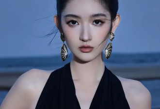 王玉雯穿深V露背装变身暗夜黑天鹅！魔鬼身材性感火辣