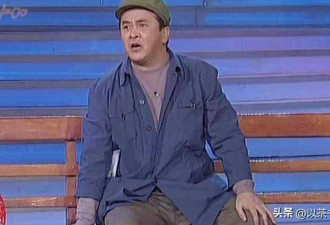65岁黄宏现状：满脸胡渣住普通房，曾享少将军衔