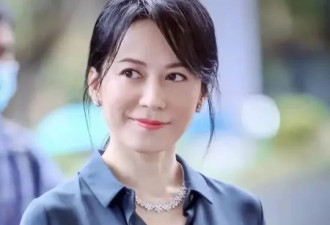 未婚未育,身边却有男人陪了近20年!54岁的她才是人间通透