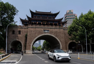 小米SU7事故后，中国推迟自动驾驶汽车量产计划