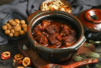 炖肉几小时 能炖出更多氨基酸还是嘌呤？