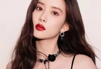孟子义超美写真露出事业线！大秀魔鬼身材性感火辣