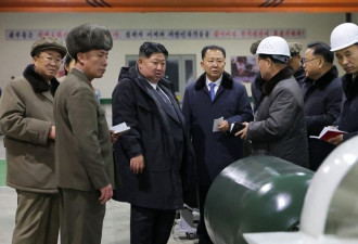 与韩美争锋 金正恩视察核潜艇工厂，普京盛赞友谊