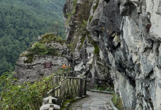 男子在大理苍山观光步道外疑自缢身亡，官方回应