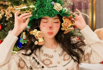 37岁毛晓彤晒圣诞美照，少女感爆棚宛如18岁