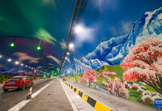 世界最长高速公路隧道穿越天山20分钟 全线通车