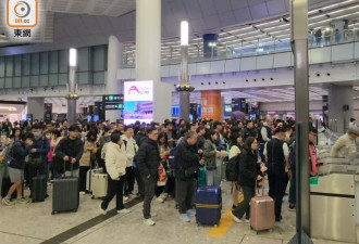 高铁西九龙站人头汹涌